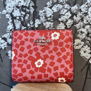 COACH Snap Wallet with Floral Print CB075  New in Original Coach Packaging